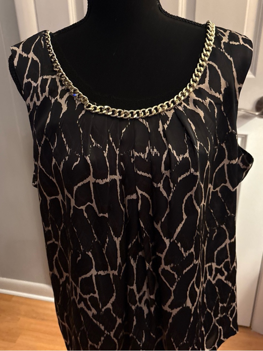 Dana Buchman Black and Taupe Chain-Trim Tank